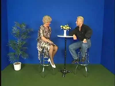 Blonde Gilf lässt sich die enge Muschi vom ralligen Mann rammeln