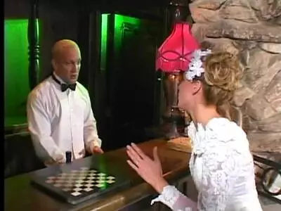 Starker Herr penetriert einen Arsch mit einem Luststab